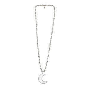 Esmeray Moon Tova