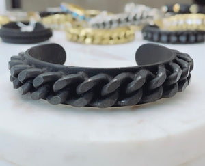 Georgianna and Kelly Cuff Tova