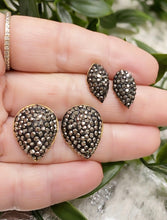 Cargar imagen en el visor de la galería, Studs Hematite