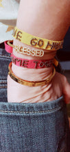Cargar imagen en el visor de la galería, C Love bangles