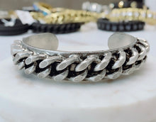 Cargar imagen en el visor de la galería, Georgianna and Kelly Cuff Tova