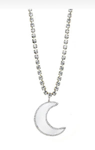 Esmeray Moon Tova