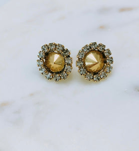 Studs Tova